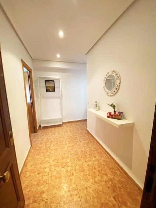 Rooms In Spacious Beach Flat In Valencia Exterior foto